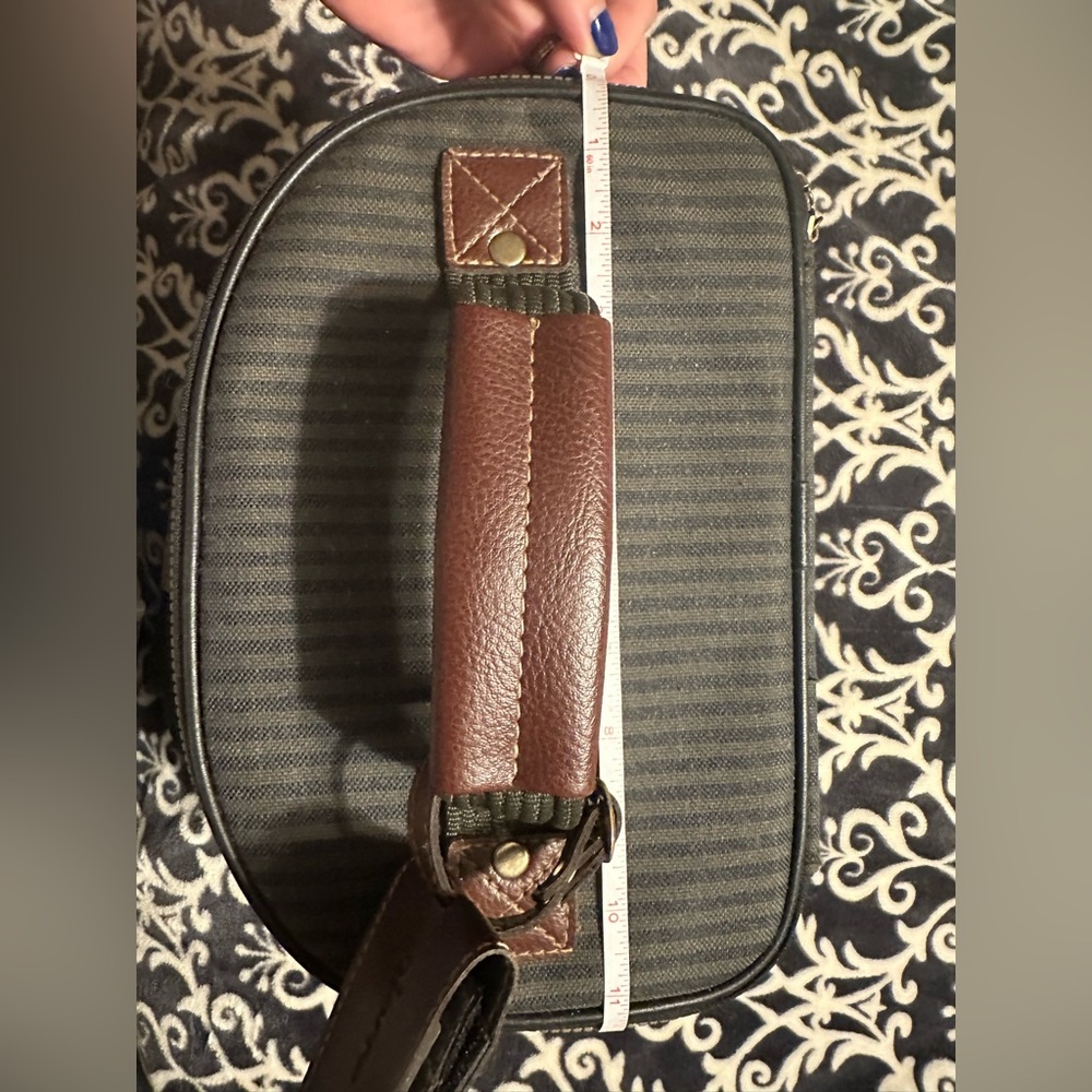 Pierre Cardin Makeup travel bag - Picture 6 of 8